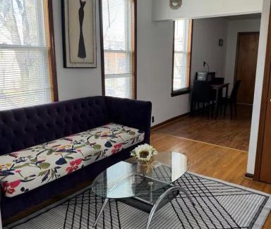 Bridgeport Apartamento | Location! Location! 2bd 1bth spacious apartment!