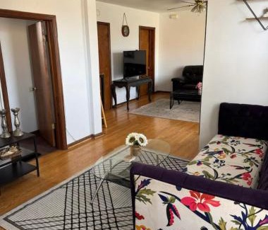 Bridgeport Apartamento | Location! Location! 2bd 1bth spacious apartment!