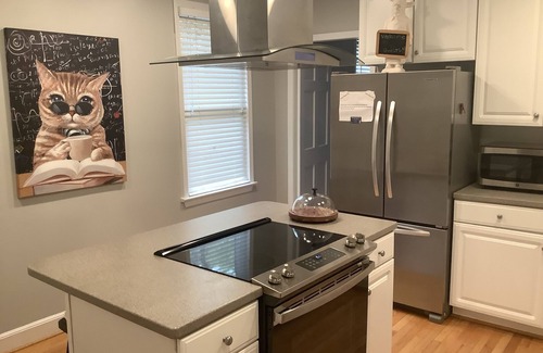 Columbia Casa | Location location! Cottontown Retreat downtown Columbia, Perfect for 2 couples!