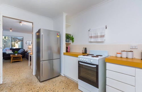Mosman Park Casa | Location, location, location! Mosman Park Townhouse with a sunny courtyard!