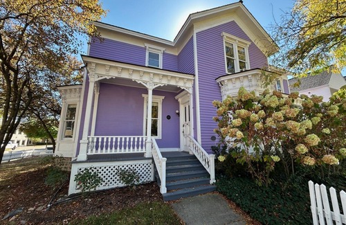 Birmingham Apartamento | LOCATION! LOCATION! LOCATION! Welcome to The Purple House!
