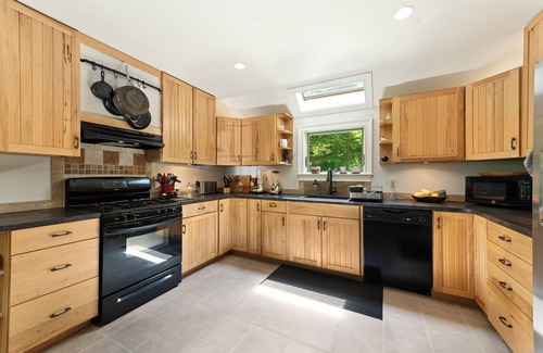 Kerhonkson Casa | Location location location!!! Hike into Minnewaska and Mohonk from front door!