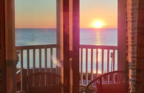 Oak Bluffs Condominio | Location , Location , Location ! Walking distance to the beach.