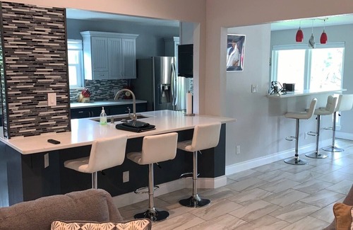 Round Rock Casa | LOCATION- LOCATION- LOCATION- CLEAN 10 Min Walk to DR Round Rock. Austin in 20.