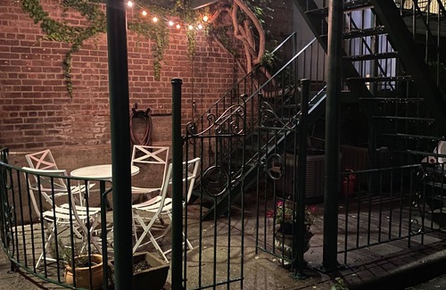 Beacon Apartamento | LOCATION LOCATION LOCATION IN THE HEART OF BEACON & RIGHT ON MAIN STREET.