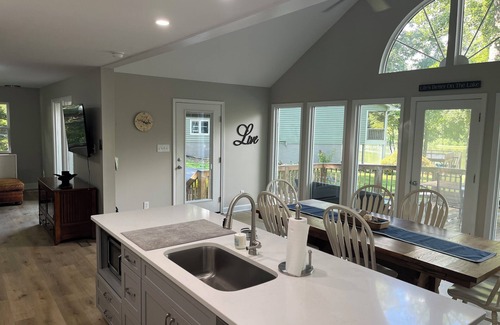 Bracey Casa | Location-Location-Location and Pet Friendly