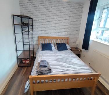 Shadwell Apartamento | Location Location Location, Whole apartment for you!