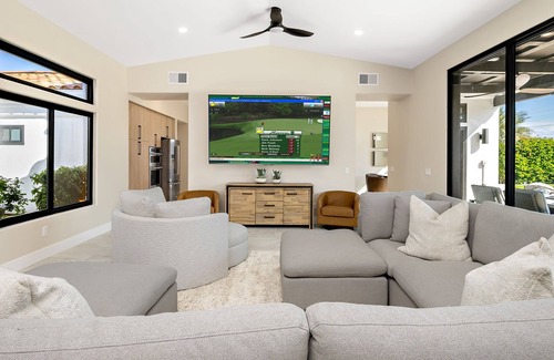 Desert Club Estates Casa | Location, Location! Private Pool/Spa + Large Yard