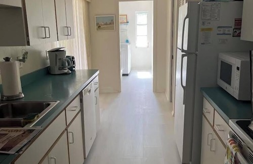 Laurel Casa | Location, Location- Walk to Nokomis Beach!