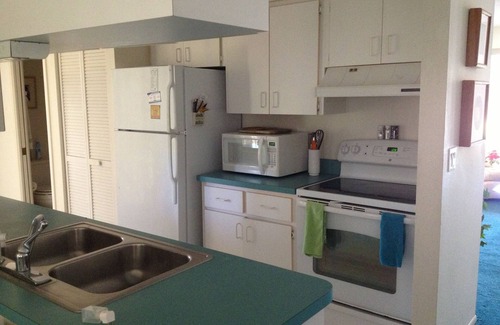 Laurel Casa | Location, Location- Walk to Nokomis Beach!