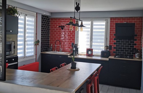 Rospez Casa | Location Maison Bien Située Avec Jardin Clos. Animaux de Compagnie Acceptés