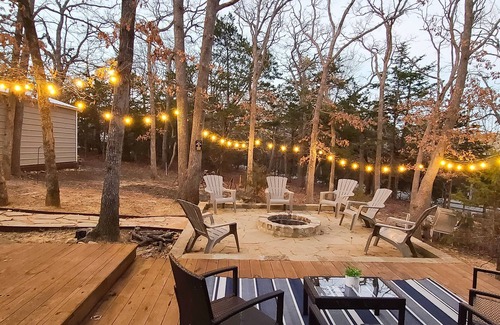 Pottsboro Casa | LOCATION!!! Modern & Bright Lake House 2 Mins to Lake!