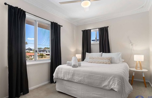 Falcon Casa | Location plus! Beachy 3 BR holiday home with views