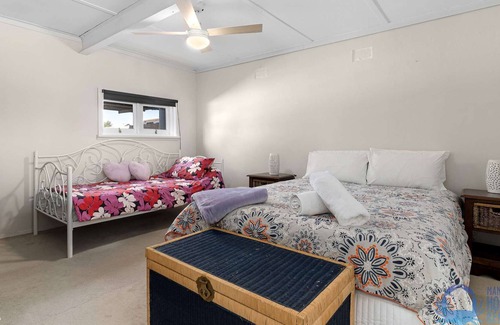 Falcon Casa | Location plus! Beachy 3 BR holiday home with views