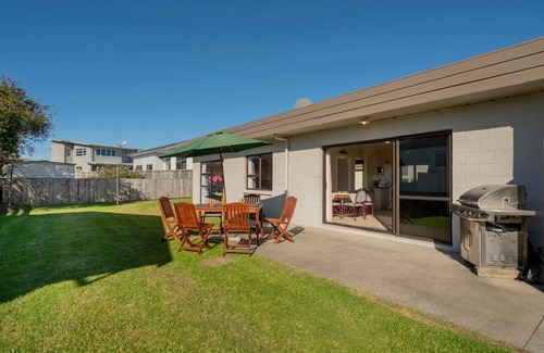 Whangamata Casa | Location Plus - Whangamata Holiday Home
