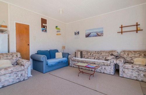 Whangamata Casa | Location Plus - Whangamata Holiday Home