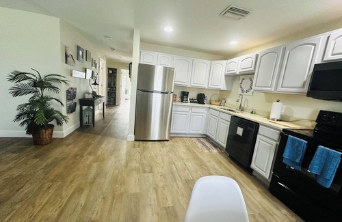 Westminister Casa | “ Location, top accommodation, close to Getaway and JetBlue Park"