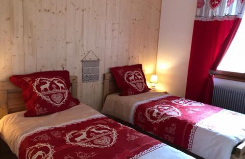 Besse-et-Saint-Anastaise Apartamento | Locations de la cascade 4 personnes