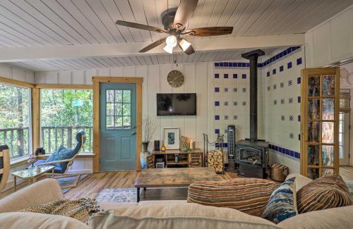 Middletown Casa | Loch Lomond Cabin with Hot Tub, Near Wineries!