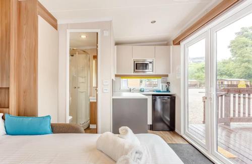 Fort Augustus Otro | Loch Ness Highland Resort Micro Lodges - Double Room