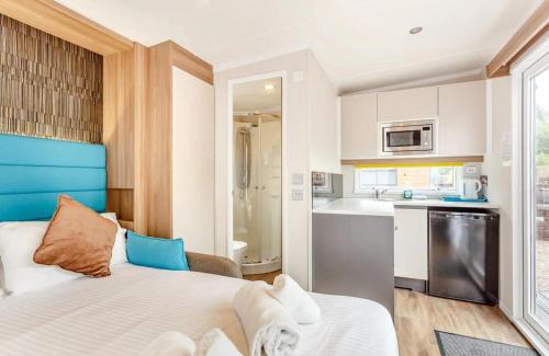 Fort Augustus Otro | Loch Ness Highland Resort Micro Lodges - Double Room