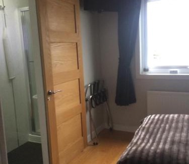Nostie Casa | Lochalsh View en suite Kyle near Skye