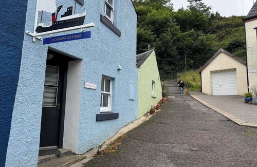 Tobermory Cabaña | Lochinvar Cottage - less than a minute from Tobermory's Main Street