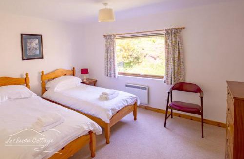 Aviemore Casa | Lochside Cottage - near Aviemore