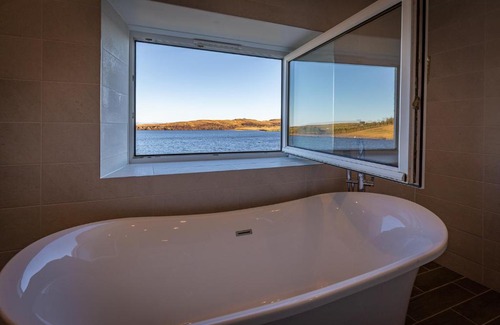 Staffin Casa | Lochside