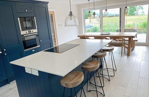 Kinloch Rannoch Casa | Lochside Luxury . A gorgeous modern house with stunning views.