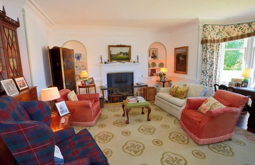 Elgin Cabina | Lochside Luxury: Historic Home with Stunning Scottish Woodland Views