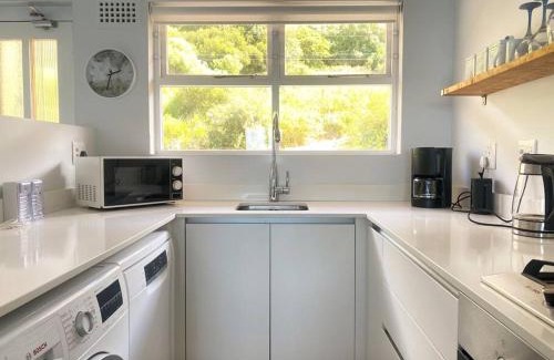 Redhill Apartamento | Lock up & go apt w/great views in Simons Town