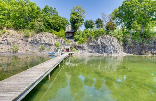 Teall Beach Casa | Lockes Glen - Lakefront Geneva Getaway with Dock!