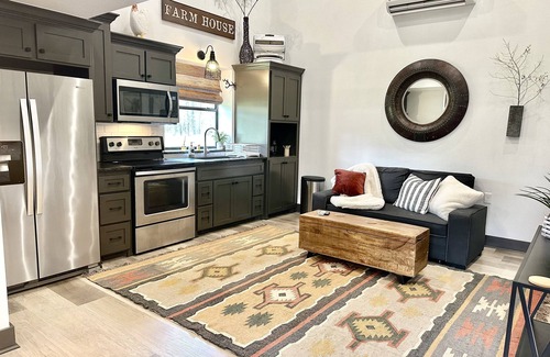 Lockesburg Casa | Lockesburg Loft 1 bed 1 bath