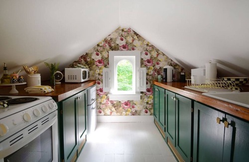 Town of Marbletown Casa | Locktender Cottage · Historic cottage near Mohonk & Minnewaska, 2BR/2BA