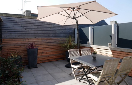 Loctudy Apartamento | Apartamento contemporáneo con terraza, centro de la ciudad, a 100 m del mar.
