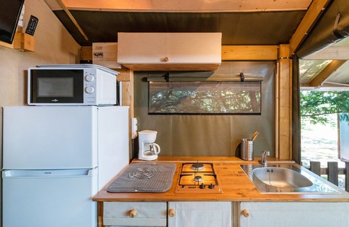 Lesperon Alquiler De RV | "Lodge 1" con piscina compartida, terraza privada y jardín compartido
