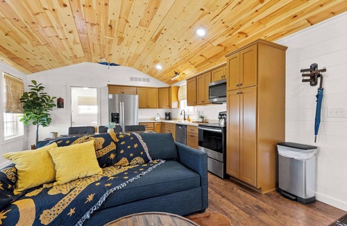Williamstown Cabina | Lodge 113 at Eden Reserve—Safari Cabin Near Ark