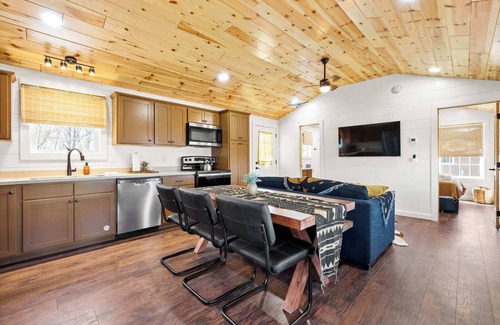 Williamstown Cabina | Lodge 113 at Eden Reserve—Safari Cabin Near Ark