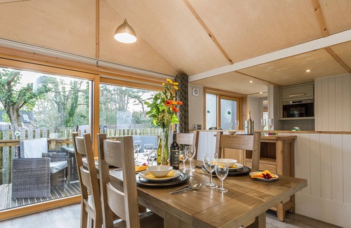Corfe Castle Cabaña | LODGE 16, pet friendly, luxury holiday cottage in Corfe Castle