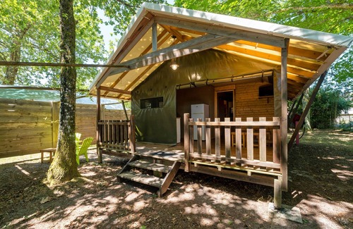 Lesperon Alquiler De RV | 'Lodge 2' con piscina compartida, terraza privada y jardín compartido
