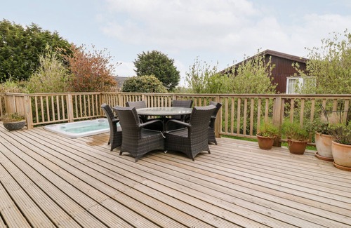 Woolfardisworthy Cabaña | LODGE 27, pet friendly, country holiday cottage in Woolfardisworthy