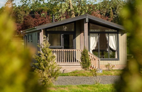 Perth Cabaña | LODGE 6 - INCHYRA, family friendly, with a garden in Errol