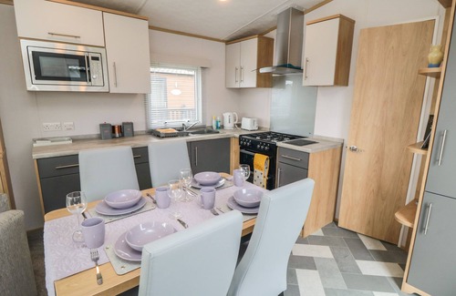 Bridlington Cabaña | LODGE 7 - SEABREEZE RETREAT, pet friendly in Bridlington