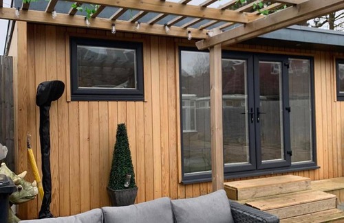 Hove Cabaña | Lodge , air con , Free Parking , Mini bar