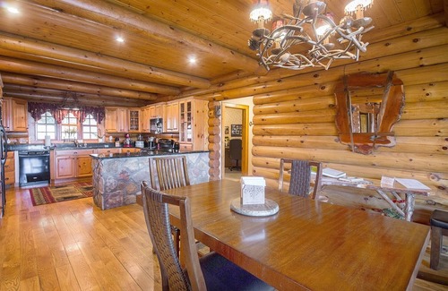 Rambling Ridge Cabina | Hermosa casa de troncos en Hendersonville, NC