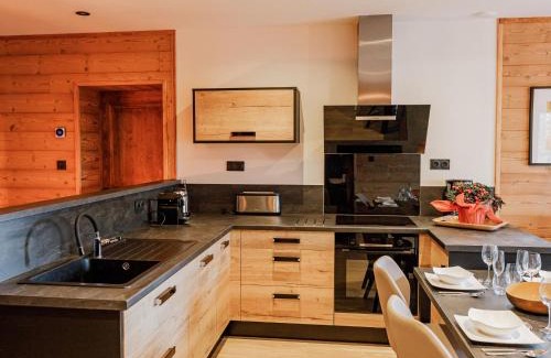 Le Chambon-sur-Lignon Casa | Lodge avec bain à remous privatif, piscine, salle de sport et aire de jeux au bord du golf de Chambon - FR-1-582-370