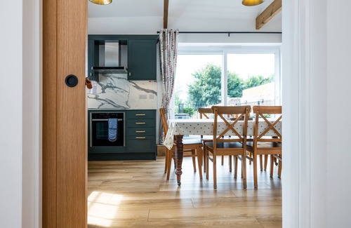 Pevensey Casa | Lodge Cottage - Farm Estate with Private Lake & Reservoir