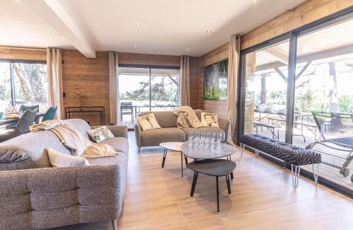 Le Chambon-sur-Lignon Casa | Lodge de luxe avec bain à remous, salle de sport, piscine, et options spa et golf - FR-1-582-381