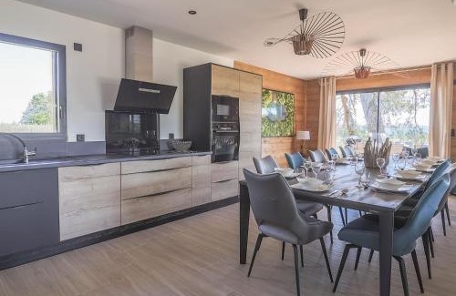 Le Chambon-sur-Lignon Casa | Lodge de luxe avec bain à remous, salle de sport, piscine, et options spa et golf - FR-1-582-381